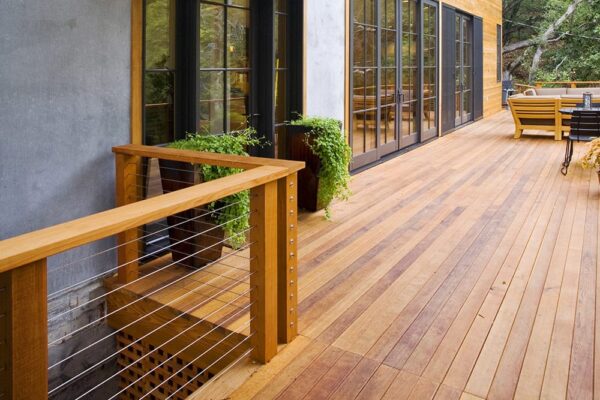 Russin_Featured-Image_Decking_Western-Red-Cedar-Decking_1000x667
